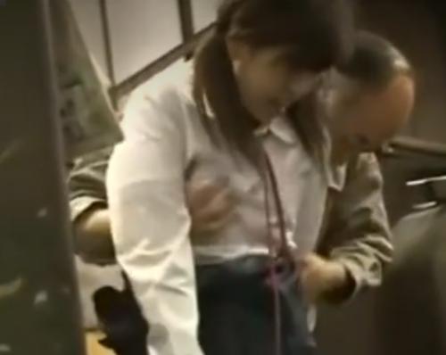 社会科見学で世の中の厳しさを教育、工場作業員の汚いおじさんに犯されたJC