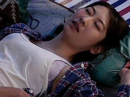 『あうぅぅ…お願い、主人には内緒にしてください…』【人妻】隣人のオッサンの肉棒に快楽落ち…痙攣イキ奥様【末広純】《レイプ》