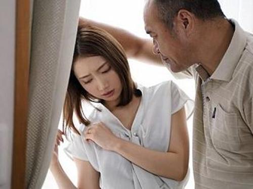 《中出しレイプ》『おい、俺のチンコ欲しいんだろっ？』【人妻】欲求不満な奥様が絶倫オヤジのでカマラで貫かれて悶絶イキ【加美杏奈】