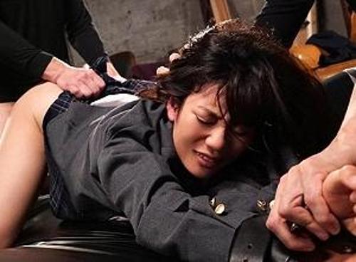 【JK】『ひぐぅ…こんなの酷いよぉ、ちんちん抜いて…』泣き叫ぶ少女の膣奥ガン突きして”肉便器レイプ”する鬼畜野郎《畑めい》