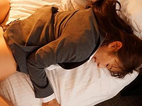 【OLレイプ】『ぶ、部長…お願い、まだ這入ってないからやめてください…あぁああ！』泥酔させられた新入社員が喰われる【栗山莉緒】