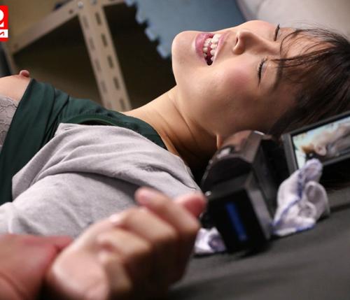 『私みたいなおばさんに挿入してくれるなんて嬉しい♡』【人妻】ゴミ男に力づくでデカチンを挿し込まれたおばさん！《強姦》