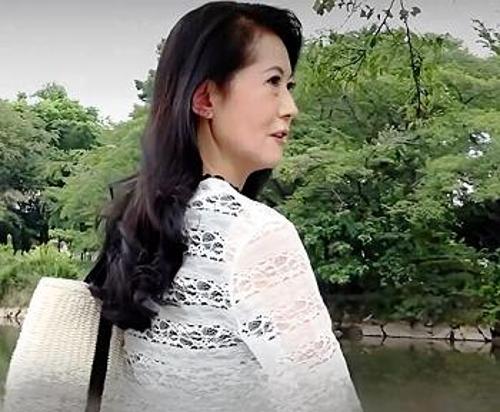 【60代人妻】『6年以上セックスしてません…本当に挿れてくれますか？』久しぶりのセックスに悶絶！大量中出しされるババア！【おばさん】