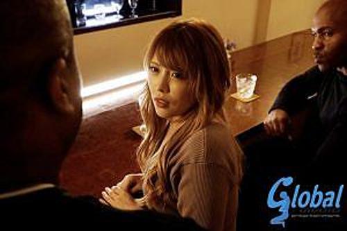 《レイプ》『僕の妻にお仕置きレイプしてください…』【人妻】黒人BIGペニスで陵辱！痛がっていたけど快楽落ちするビッチ奥様新村あかり