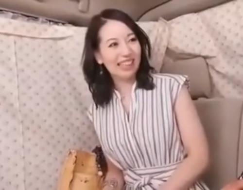 上品さのにじみ出る奥さまをナンパ、車の中でセクハラアンケートされて欲求不満な人妻が興奮しちゃった