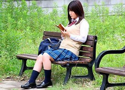 【JK】公園で読書してる文系女子を尾行して…強襲して媚薬レイプ！脳がとろけるくらい大量ガンギマリで肉便器ビッチ少女！《中出し》