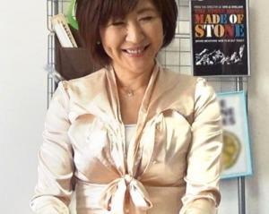 【家事サポート】美人レンタルサービスのキレイな人妻さんがお客さんの自宅で仲良くなっておちんちん受け入れる