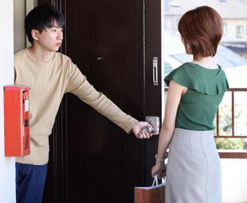 【希島あいり】隣の部屋に引っ越してきたエロス駄々洩れ最高熟女が淫語で学生を興奮させるどえろいSEX