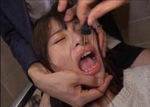 『やだ…もうこれ以上オクスリやめて…！』【JD】清楚少女が大量のオクスリで淫乱モンスターに変身されてしまって輪姦被害！《レイプ》