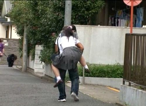 『あうぅ、もうダメ、イッちゃいます…！』【JK】死ぬほど嫌いな男に抵抗したのに小さな割れ目に貫かれた少女！《強姦》