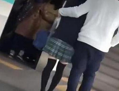 『あのぉ…その子、嫌がってますよね？』【JK】鬼畜男にペニスで凌辱されてオナホ扱いされた少女！《レ●プ》