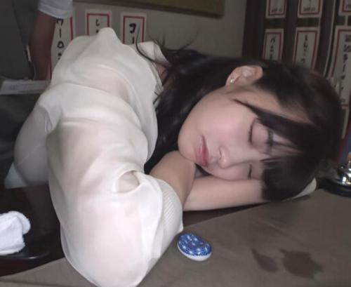 『お客さん大丈夫ですか、レイプして大丈夫ですか？』【JD】泥酔した美少女マンコを勝手に使用する鬼畜バイト店員《昏睡レイプ》