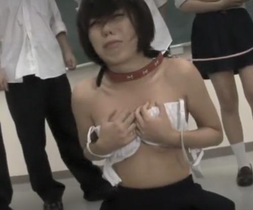 【JK】男子だけではなく女子にもイジメられる少女…誰も助けてくれない、次々男子がチンコ挿入して肉便器確定《レイプ》