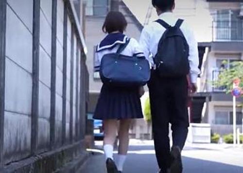 『嫌だぁ…おうちに帰りたいよ…』【JK】クズレイプ犯に抵抗虚しく膣奥にハメハメされた少女！《レ○プ》