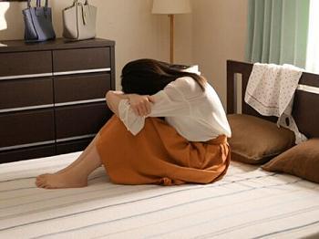 若奥様が酔っ払いの最低義父に無理やり押し倒されて好き放題に凌辱された