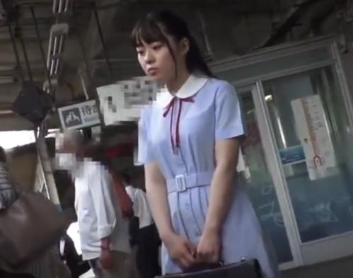 【JK】有名私立に通う気弱少女が痴漢師のターゲットにされて電車内でまさかの肉棒挿入、泣きながら何度もイッちゃう《レイプ》