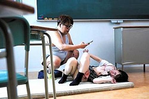 『嫌だぁ…おうちに帰りたいよ…』【JK】大嫌いな教師にペニスで奥まで貫かれて悔しいのに快楽落ちする女の子！《レイプ》