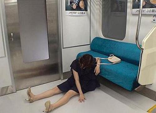 『ち、違う…感じてない、あぁああ！』【OL】ゴミレイプ犯に巨根で奥まで貫かれて悔しいのに痙攣イキするお姉さん！《昏睡レ●プ》
