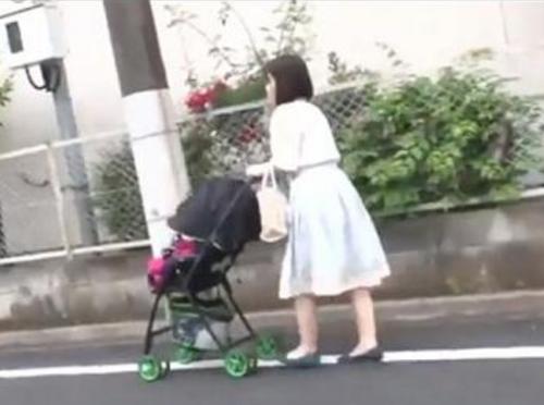 【人妻】産後間もない敏感な体を陵辱された妻、ベビーベッドの隣で鬼ピスされて泣き叫びながら何度も痙攣イキ《レイプ》