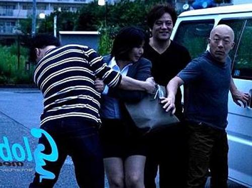 『どうして…私オバサンなのに…』【人妻】嫌いな犯罪者に嫌がっているのにチンポをパコパコされたおばさん！《レイプ》