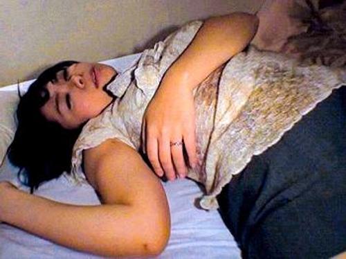『あぁ、こんなオバサン犯さないで…！』【人妻】大嫌いな強姦魔に肉棒パコパコされてオマンコびしょ濡れ熟女！《昏睡レイプ》