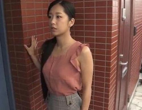 『あぐぅ…お、オチンチン挿れるんですか…？』【人妻】生理的に嫌いなレイプ魔にチンポで奥まで貫かれて絶頂イキする熟女！《強姦》