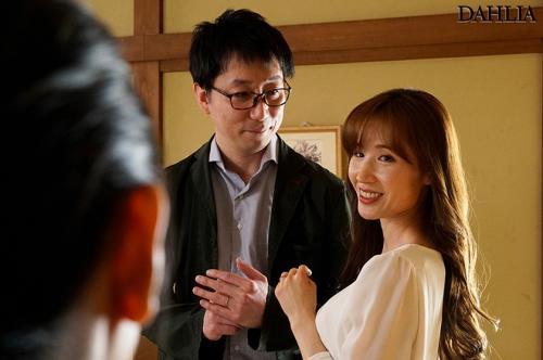 【林ゆな】カップル同士で旅行に出掛けていた美女が寝取られる