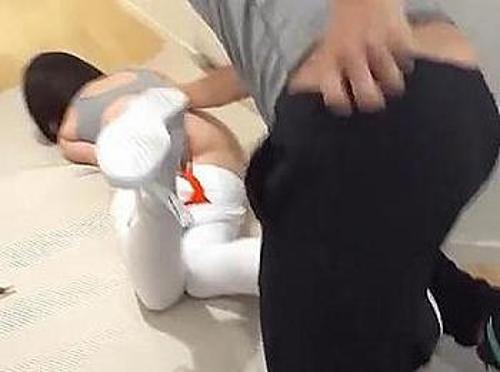 『お願い、もうダメぇ…あぁああ！』【美女】変態犯罪者に無理やり小さな割れ目にハメハメされた美女！《レイプ》