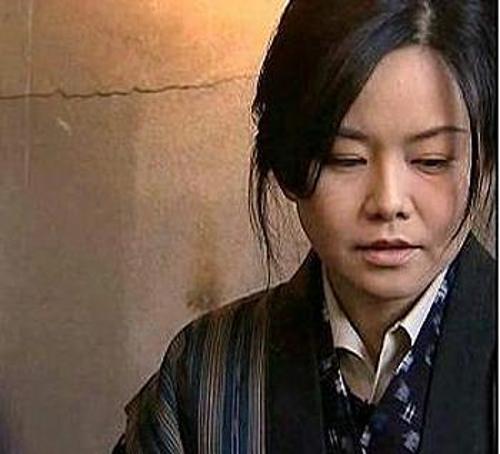 『こ、こんなオバサン犯すなんて…主人には言わないで…』【未亡人】最低男にデカチンで膣奥ガン突きされて精子まみれな熟女！《レ○プ》