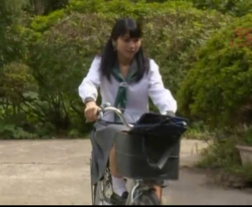 【田舎JK】学校から帰ってきたセーラー少女が近所の中年野郎に押し倒されて性欲処理道具、精子どぴゅ《レイプ》