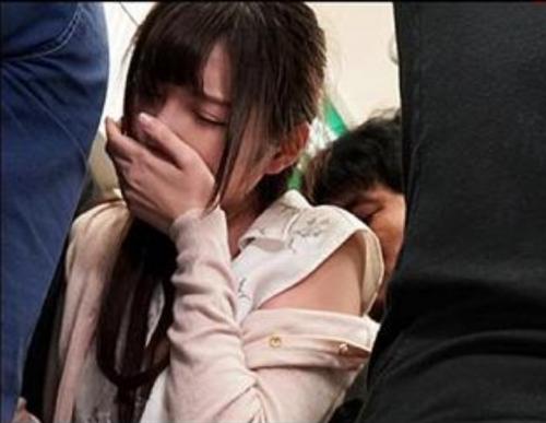 『うぅ、またイカされちゃうよぉ…』【JD】痴漢されて恥ずかしいから我慢してたらスゴテクで何度もイカされて膝ガクブル《レイプ》