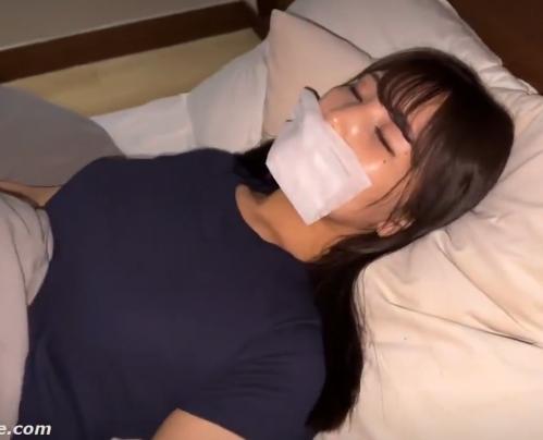 【姉レイプ】寝ている姉にクスリを嗅がせて昏睡させる童貞弟、マンコを勝手に使用して性欲処理《肉便器》