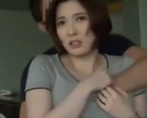 『お願い、やめて…』【40代人妻】強姦チンコに悔しいのに感じてしまって何度もイカされた妻《レイプ》