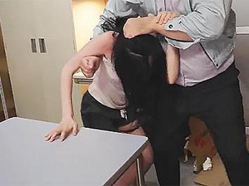 『ねぇ…もういいでしょ、許して…！』【美女】ゴミクソ犯罪者に肉棒でパコパコされて肉便器されたお姉さん！《レイプ》