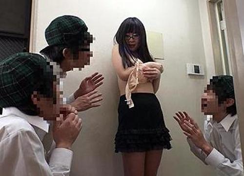 『本当にこんなおばさんに挿れてくれるの？』【人妻】嫌いな男に抵抗したのに膣奥にパコパコされたオバサン！《強姦》