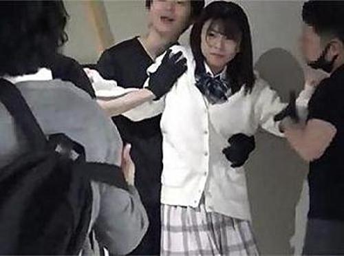『ダメ、声ガマン出来ないよぉ…うぅ』【JK】鬼畜男に抵抗したのに巨根マラを突っ込まれた女の子！《レイプ》