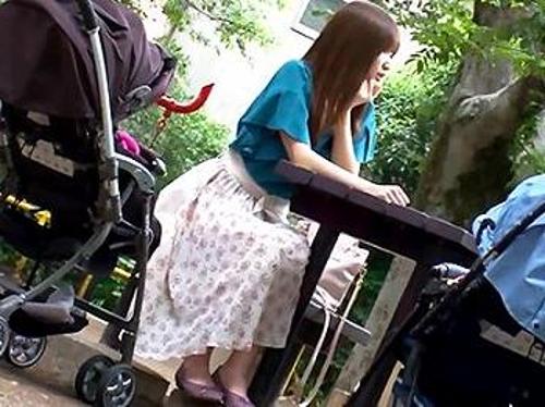 『あぁ…、すごぃ、旦那よりも大きい…』【人妻】ゴミ犯罪者にデカチンで膣奥ガン突きされて感じまくりな奥様！《強姦》
