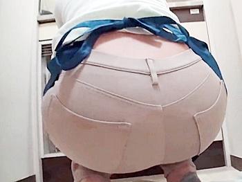 家事の代行おばさんがエロいお尻をしているのでチンコが暴走し、バックから即ハメしたら発情！美味しくハメさせて頂きました！