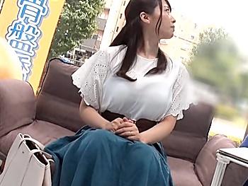 『お尻はバージンなんですけど…』街行く若妻を産後の骨盤矯正と称してナンパし、アナルに指入れ…極太バイブまで…