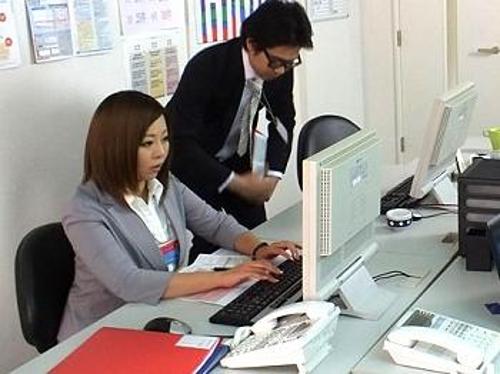 《レイプ》『いやぁ…うぅ、チンチン挿れないでください…』【人妻OL】営業成績が悪くて”レイプ”を強く断れない巨乳妻！KAORI