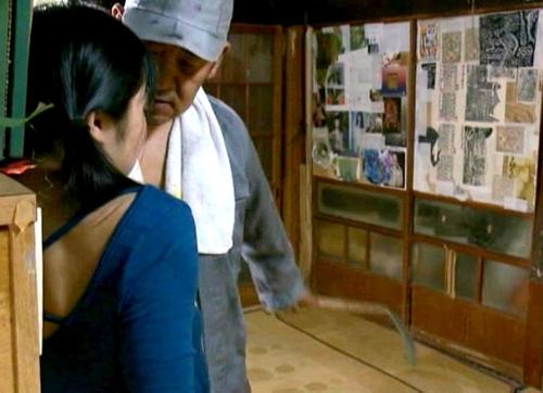 『こんなオバサンに何するのよぉ…』【人妻】ゴミカス犯罪者に容赦なくデカチンを突っ込まれた熟女！《レｘプ》