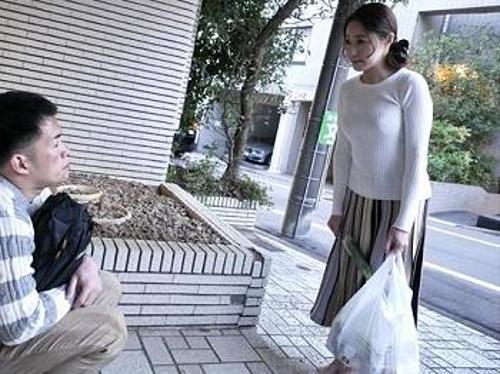 《レイプ》『好きだっ！チンコ入れされてください！』【おばさん】息子の友達に襲われ…生挿入！硬いチンコに痙攣イキ妻【希咲鈴々花】