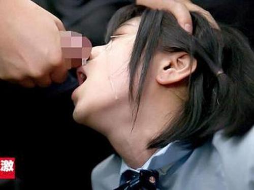 《痴漢》『うぅ…もうやめて、あぁああ…出ちゃったよぉ…』【JK】恐怖で震える少女が大量潮吹き！羞恥する少女に極太挿入《レイプ》