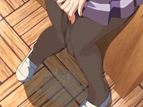 スカートの中に仕込まれた玩具の振動を感じ床に水溜まりを作り辱められる女子校生エロ過ぎw