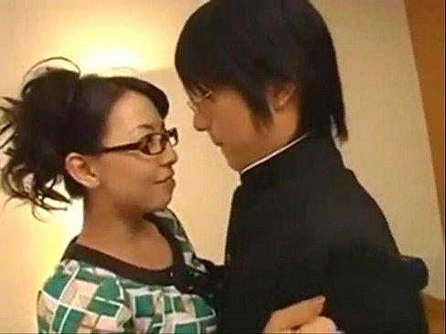 子供たちの勉強会で息子の同級生に犯される巨乳の村上涼子さん