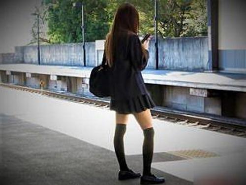 『いやぁ、ダメ、イッちゃいますぅ…！！』【JK】キモ男にペニスでハメハメ精子で汚された少女！《レイプ》