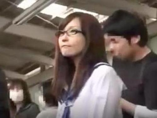 『いやぁ…お願い、犯さないで…！』【JK】変態犯罪者に巨根で奥まで貫かれて肉人形された女の子！《レｘプ》