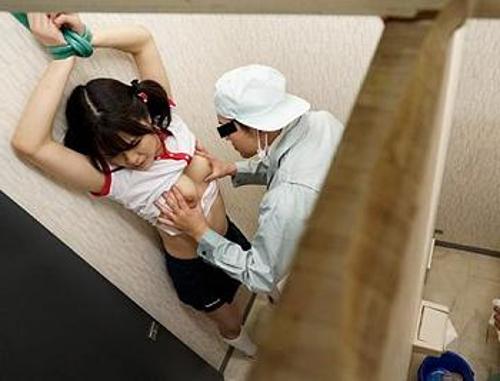 『お願いします、警察には行かないから中出しはやめて…！』【JK】キチガイレイプ犯にマラでハメハメオナホ扱いされた娘！《強姦》