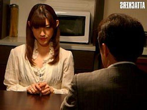 『あうぅ、どうしてこんなにオチンチン大きいの…』【人妻】嫌いな強姦魔に強引に小さな割れ目に挿れられた奥さん！《レイプ》