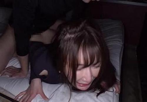 『そこぉ、凄い擦れる…イッちゃいますぅ！』【人妻】嫌いな男にチンチンで奥まで貫かれて性奴隷された奥様！《レイプ》
